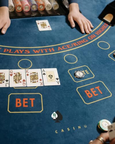 how to play blackjack in a casino